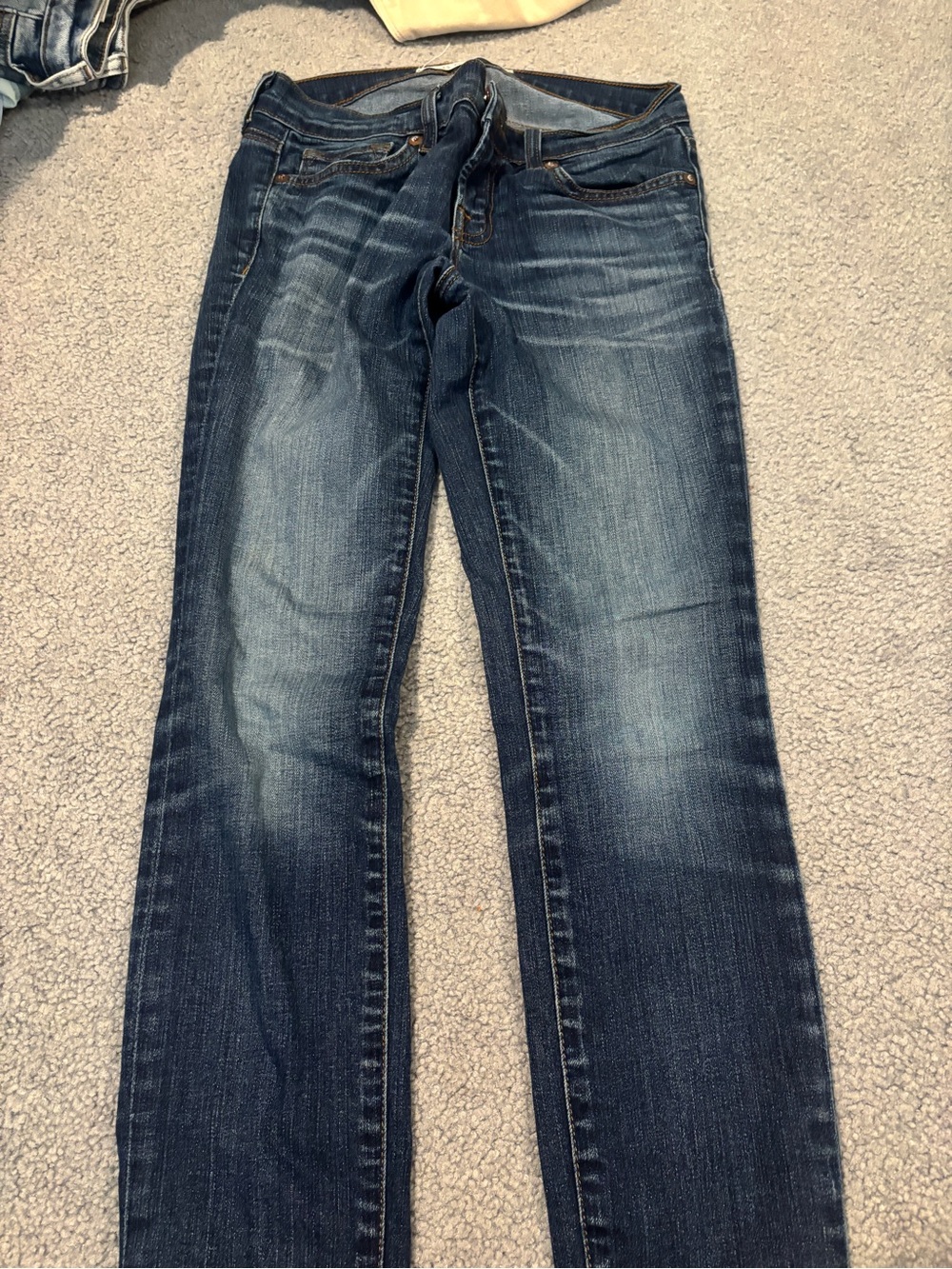 Women’s Medium/Dark Washed Jeans